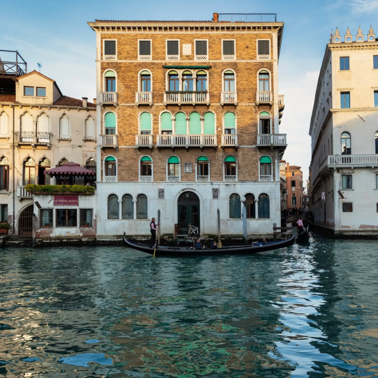 Ca’ Ruzzini: Storia, Relazioni con la Persia e la Trasformazione del Fontego dei Persiani fino alla sede di Relap Group